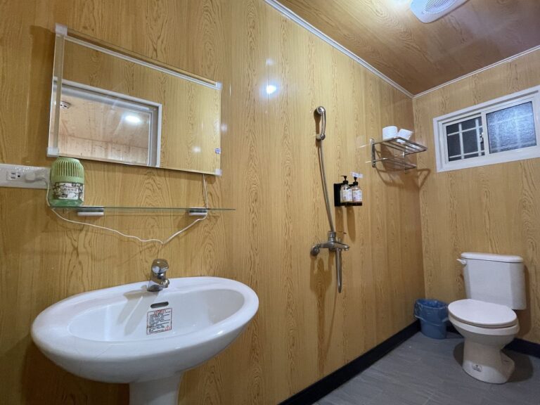 B 區｜三人溫馨小木屋1